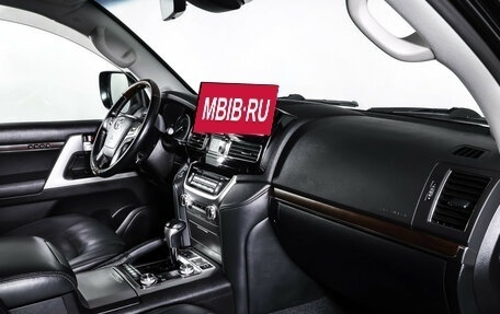 Toyota Land Cruiser 200, 2018 год, 7 490 000 рублей, 11 фотография