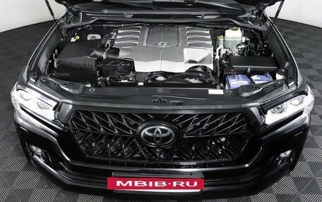 Toyota Land Cruiser 200, 2018 год, 7 490 000 рублей, 9 фотография