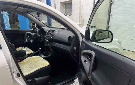 Toyota RAV4, 2011 год, 1 190 000 рублей, 2 фотография
