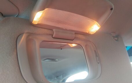 Toyota Camry V40, 2005 год, 1 500 000 рублей, 38 фотография