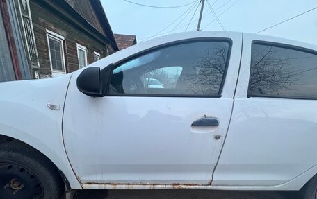 Renault Logan II, 2016 год, 380 000 рублей, 6 фотография