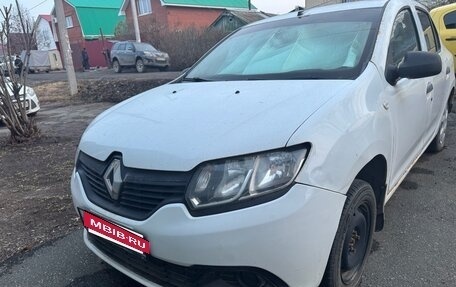 Renault Logan II, 2016 год, 380 000 рублей, 2 фотография