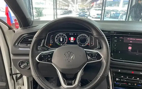 Volkswagen T-Roc I, 2022 год, 1 591 111 рублей, 13 фотография