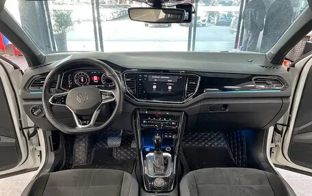 Volkswagen T-Roc I, 2022 год, 1 591 111 рублей, 12 фотография