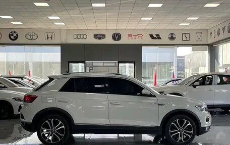 Volkswagen T-Roc I, 2022 год, 1 591 111 рублей, 4 фотография