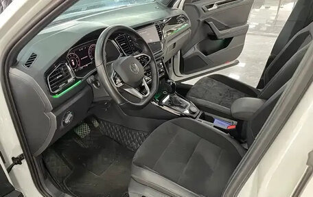 Volkswagen T-Roc I, 2022 год, 1 591 111 рублей, 8 фотография