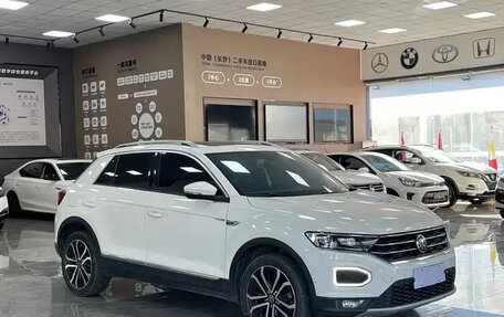 Volkswagen T-Roc I, 2022 год, 1 591 111 рублей, 3 фотография