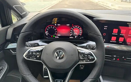 Volkswagen Golf VIII, 2021 год, 1 422 000 рублей, 11 фотография