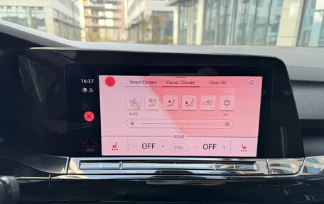 Volkswagen Golf VIII, 2021 год, 1 422 000 рублей, 15 фотография