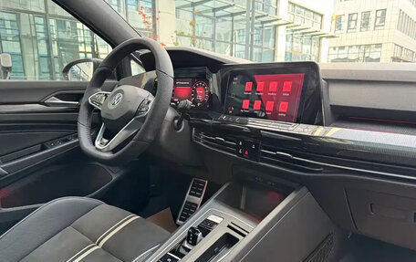 Volkswagen Golf VIII, 2021 год, 1 422 000 рублей, 16 фотография