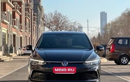 Volkswagen Golf VIII, 2021 год, 1 420 000 рублей, 2 фотография