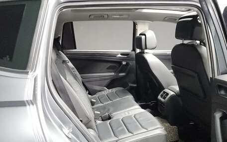 Volkswagen Tiguan II, 2022 год, 2 200 300 рублей, 6 фотография