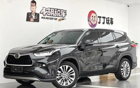 Toyota Highlander, 2022 год, 3 100 000 рублей, 1 фотография