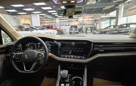 Volkswagen Touareg III, 2021 год, 4 700 000 рублей, 6 фотография