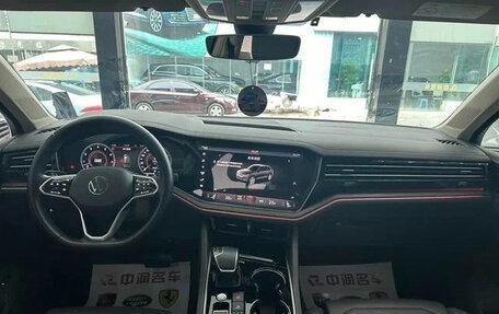 Volkswagen Touareg III, 2021 год, 4 850 000 рублей, 6 фотография