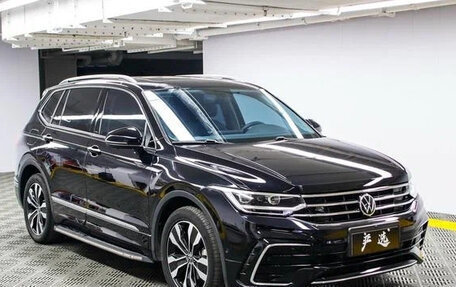Volkswagen Tiguan II, 2022 год, 2 900 000 рублей, 3 фотография