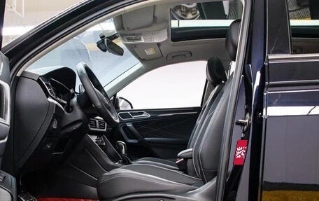 Volkswagen Tiguan II, 2022 год, 2 900 000 рублей, 6 фотография