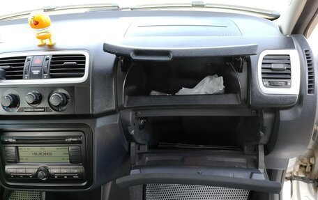 Skoda Fabia II, 2009 год, 500 000 рублей, 23 фотография