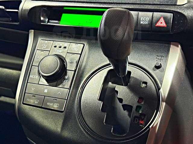 Toyota Wish II рестайлинг, 2017 год, 1 170 000 рублей, 6 фотография