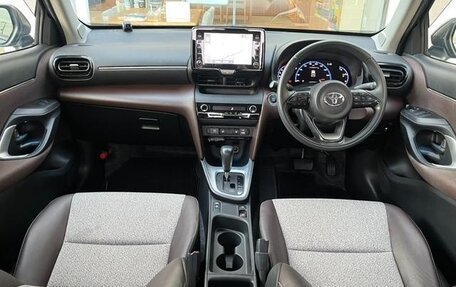 Toyota Yaris Cross, 2021 год, 1 670 000 рублей, 7 фотография