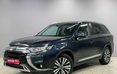 Mitsubishi Outlander III рестайлинг 3, 2018 год, 1 590 000 рублей, 1 фотография