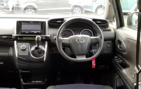 Toyota Wish II, 2016 год, 1 290 000 рублей, 13 фотография