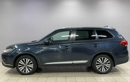 Mitsubishi Outlander III рестайлинг 3, 2018 год, 1 590 000 рублей, 4 фотография