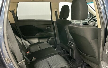 Mitsubishi Outlander III рестайлинг 3, 2018 год, 1 590 000 рублей, 10 фотография