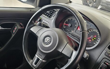 Volkswagen Polo VI (EU Market), 2012 год, 895 000 рублей, 23 фотография