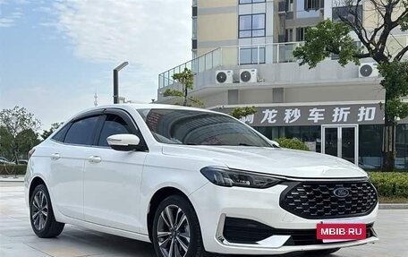 Ford Escort, 2022 год, 1 300 004 рублей, 3 фотография