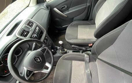 Renault Logan II, 2022 год, 1 300 000 рублей, 5 фотография