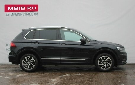 Volkswagen Tiguan II, 2018 год, 2 439 000 рублей, 4 фотография