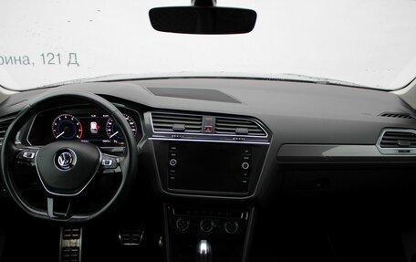 Volkswagen Tiguan II, 2018 год, 2 439 000 рублей, 12 фотография