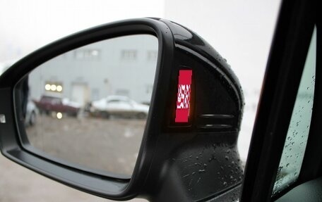 Volkswagen Tiguan II, 2018 год, 2 439 000 рублей, 11 фотография