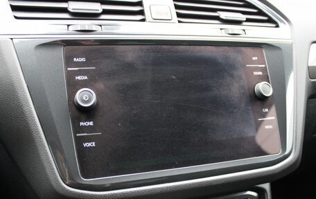 Volkswagen Tiguan II, 2018 год, 2 439 000 рублей, 22 фотография