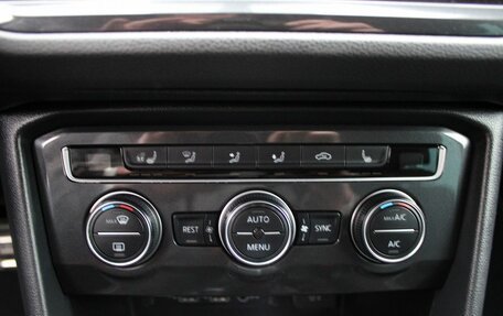 Volkswagen Tiguan II, 2018 год, 2 439 000 рублей, 24 фотография