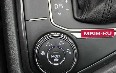 Volkswagen Tiguan II, 2018 год, 2 439 000 рублей, 26 фотография