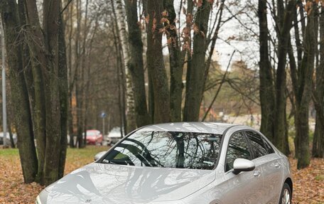 Mercedes-Benz A-Класс, 2019 год, 3 120 000 рублей, 3 фотография