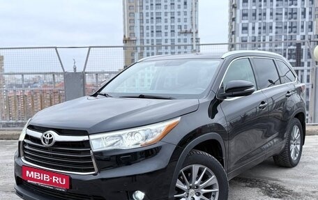 Toyota Highlander III, 2014 год, 2 698 000 рублей, 2 фотография