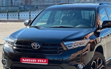 Toyota Highlander III, 2011 год, 2 490 000 рублей, 2 фотография