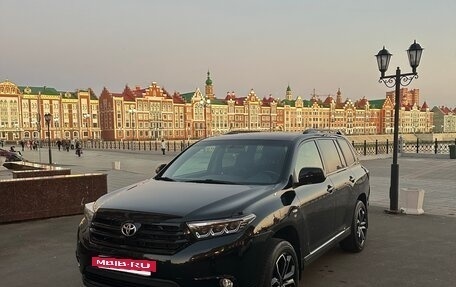 Toyota Highlander III, 2011 год, 2 490 000 рублей, 11 фотография