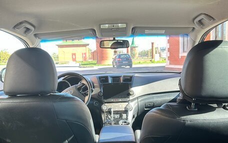 Toyota Highlander III, 2011 год, 2 490 000 рублей, 23 фотография