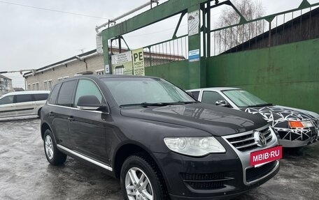 Volkswagen Touareg III, 2007 год, 1 400 000 рублей, 2 фотография