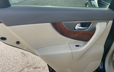 Infiniti QX70, 2015 год, 1 925 000 рублей, 11 фотография