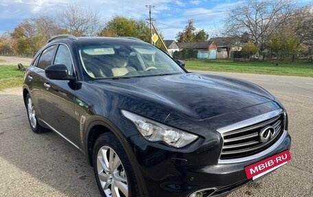 Infiniti QX70, 2015 год, 1 925 000 рублей, 4 фотография