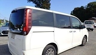 Toyota Esquire I, 2015 год, 1 790 000 рублей, 3 фотография