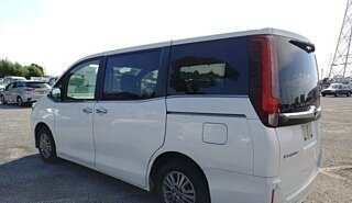 Toyota Esquire I, 2015 год, 1 790 000 рублей, 5 фотография