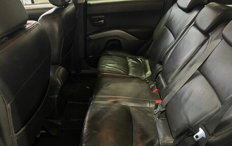 Mitsubishi Outlander III рестайлинг 3, 2008 год, 999 900 рублей, 9 фотография