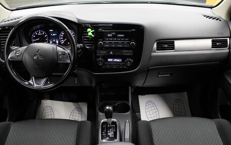 Mitsubishi Outlander III рестайлинг 3, 2015 год, 1 769 000 рублей, 10 фотография