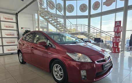 Toyota Prius, 2011 год, 1 075 000 рублей, 6 фотография